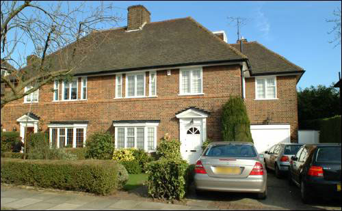 16 Litchfield Way